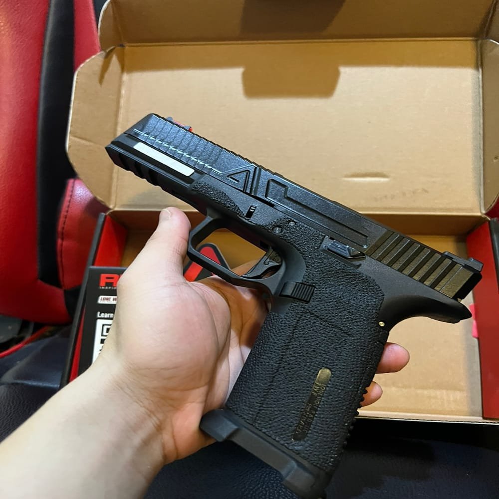 RWA-Agency-Arms-EXA-Glock-17-GBB-Airsoft-–-Fully-Licensed-Gas-Blowback-Pistol-6mm-2.jpeg - airgunmalaysia.com