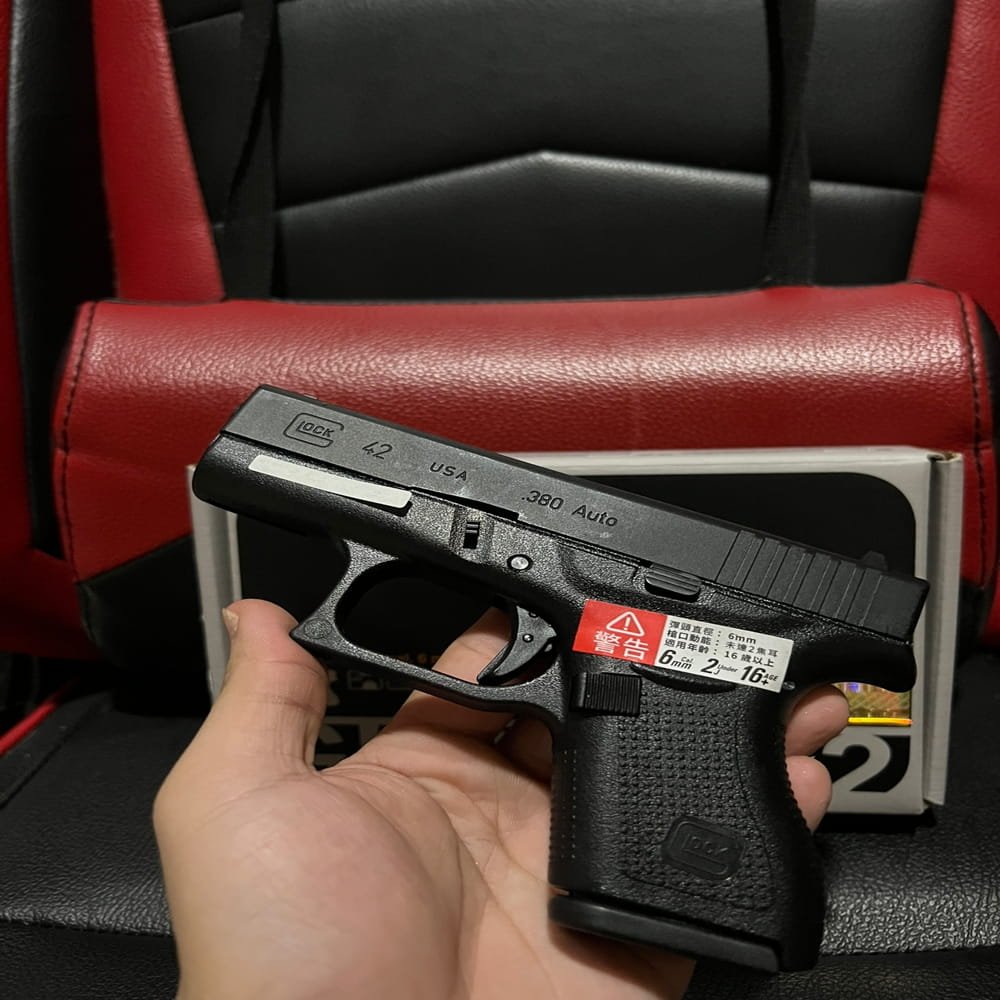 Umarex-VFC-Glock-G42-GBB-Airsoft-–-Licensed-Compact-Gas-Blowback-Pistol-6mm-4.jpeg - airgunmalaysia.com