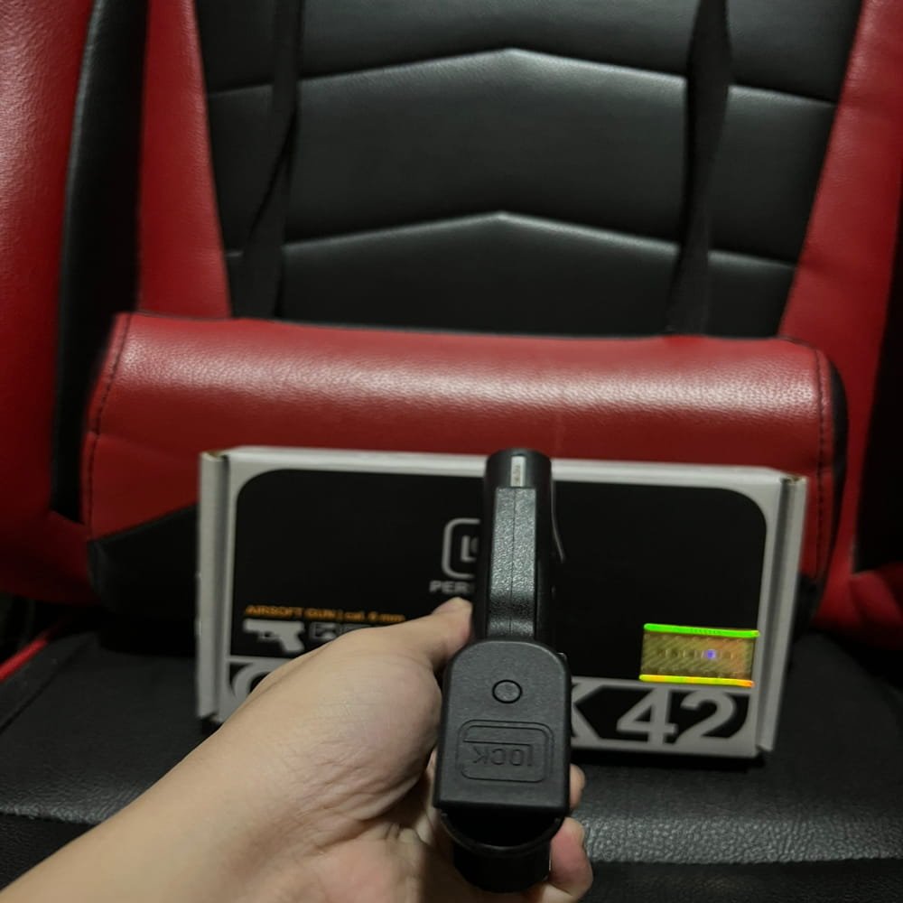 Umarex-VFC-Glock-G42-GBB-Airsoft-–-Licensed-Compact-Gas-Blowback-Pistol-6mm-7.jpeg - airgunmalaysia.com