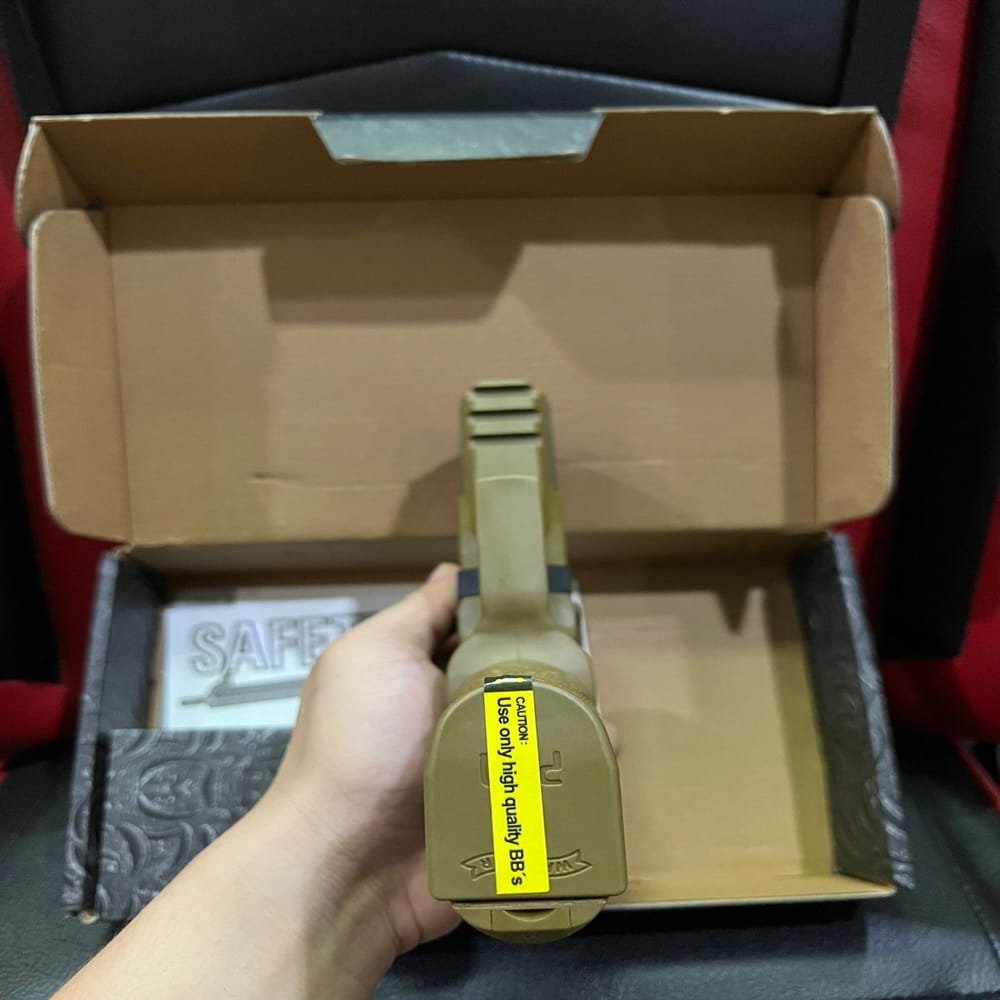 Umarex-Walther-PPQ-M2-GBB-Airsoft-Pistol-–-Licensed-Walther-Gas-Blowback-6mm-12.jpeg - airgunmalaysia.com