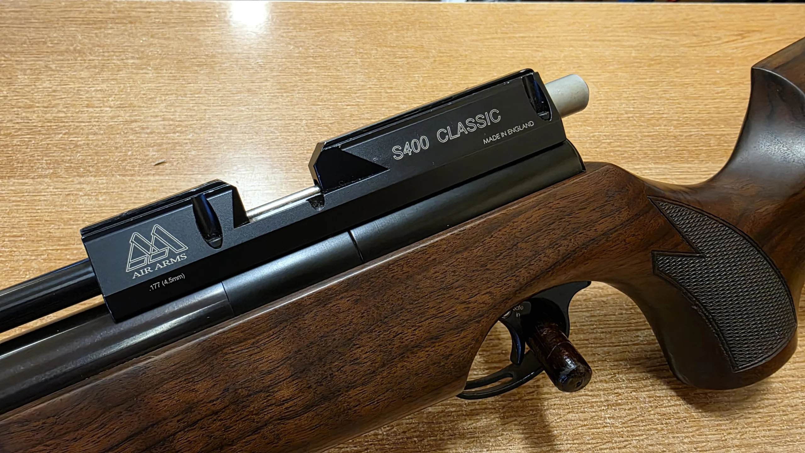 Air Arms 177 S400 Carbine Walnut 10 - airgunmalaysia.com