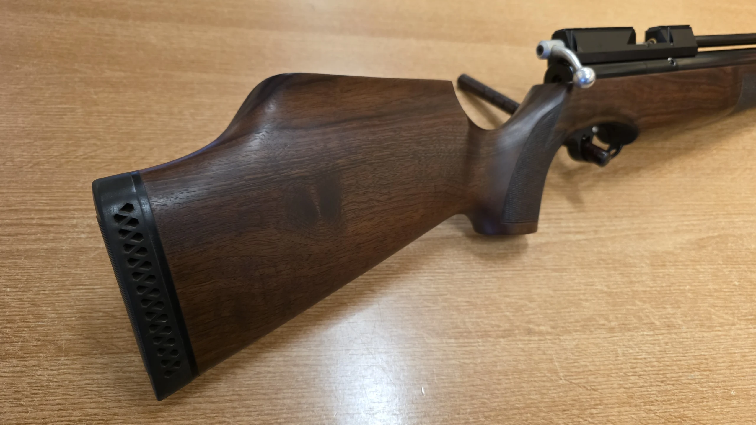 Air Arms 177 S400 Carbine Walnut 4 - airgunmalaysia.com